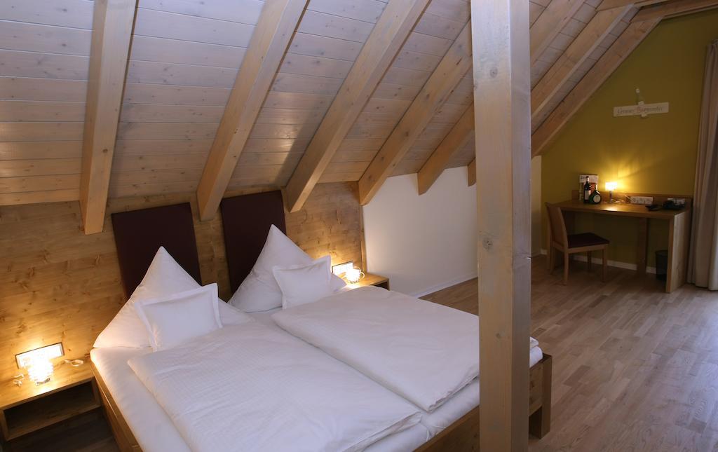 Rothweinhotel Wiesenbronn Exterior photo