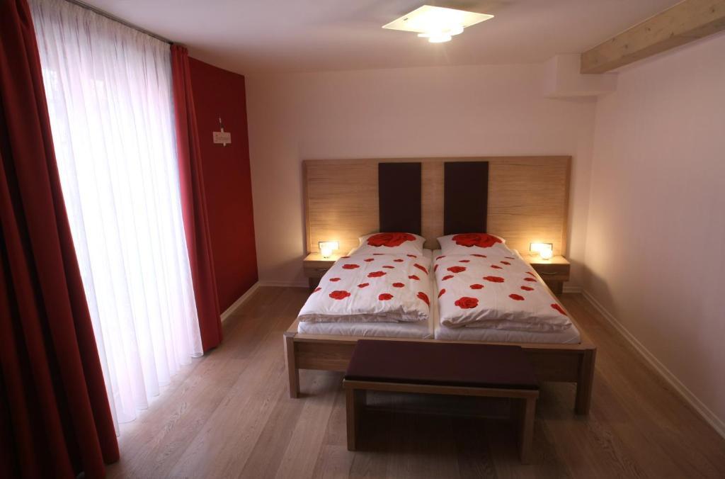 Rothweinhotel Wiesenbronn Room photo