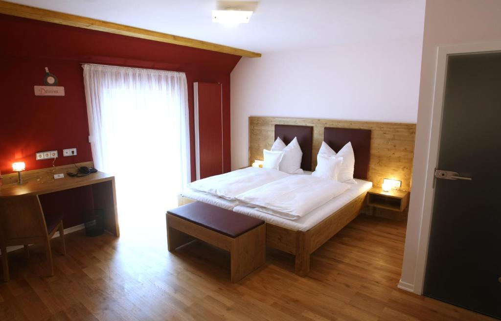 Rothweinhotel Wiesenbronn Exterior photo